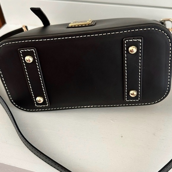 Dooney & Bourke Beacon Domed Crossbody Black Leather Crossbody Bag New - Picture 6 of 8